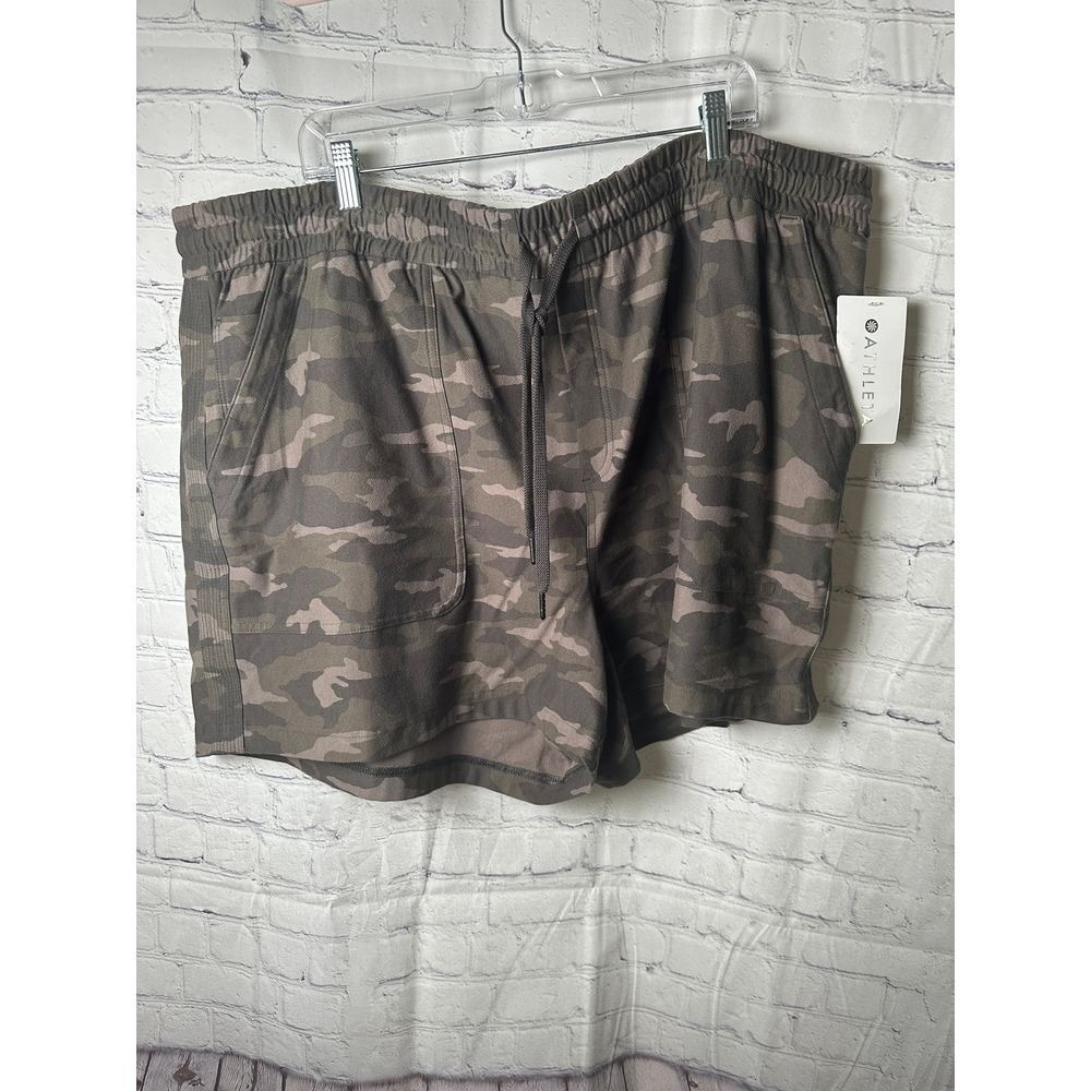 Athleta Camo Farallon Short Lightweight Breathable ActivewearS (26) NEW WITH TAG